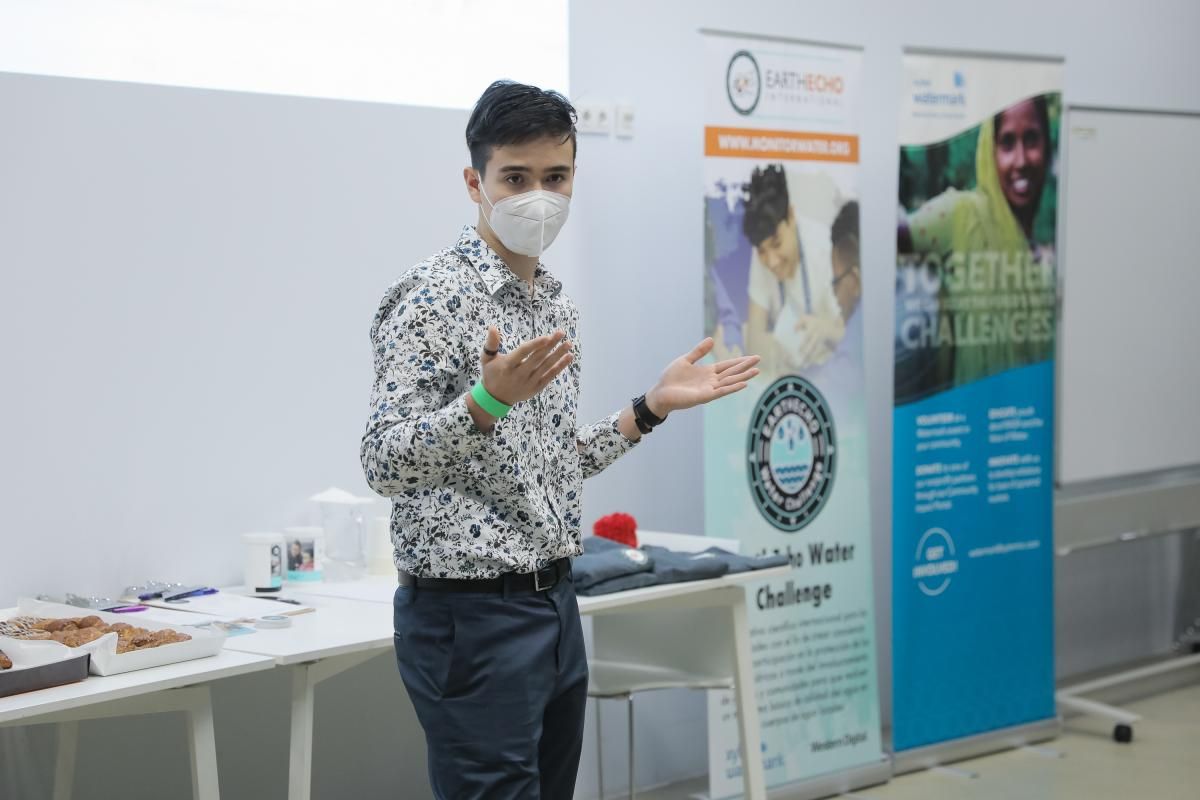 Nicolas Chesta presenting