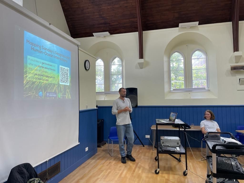 EE 30 Under 30 Awardee Joe speaks at the Orkney Seagrass gathering, outlining his research